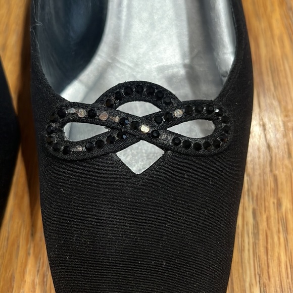 Woman’s shoes - Picture 4 of 8